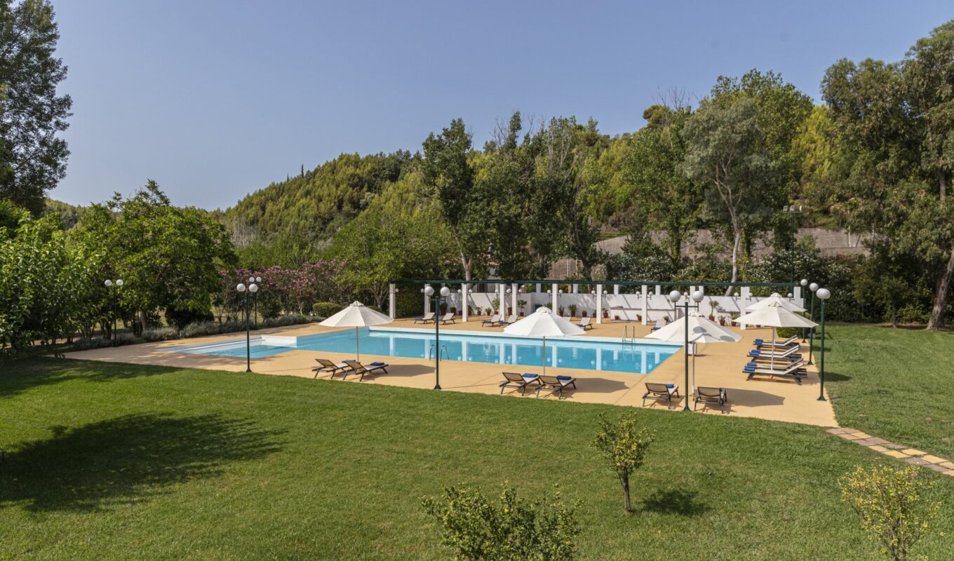Pool Bar