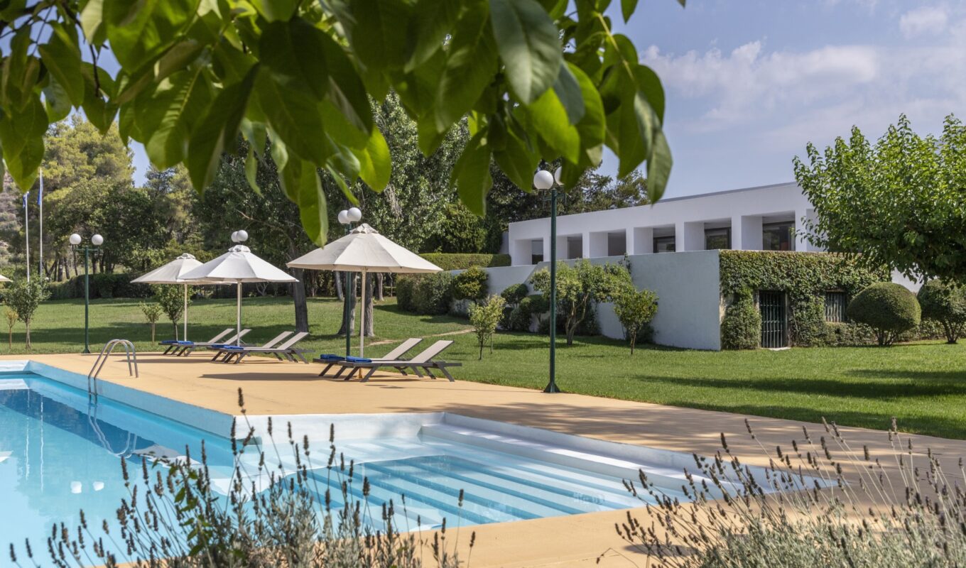 Pool Bar